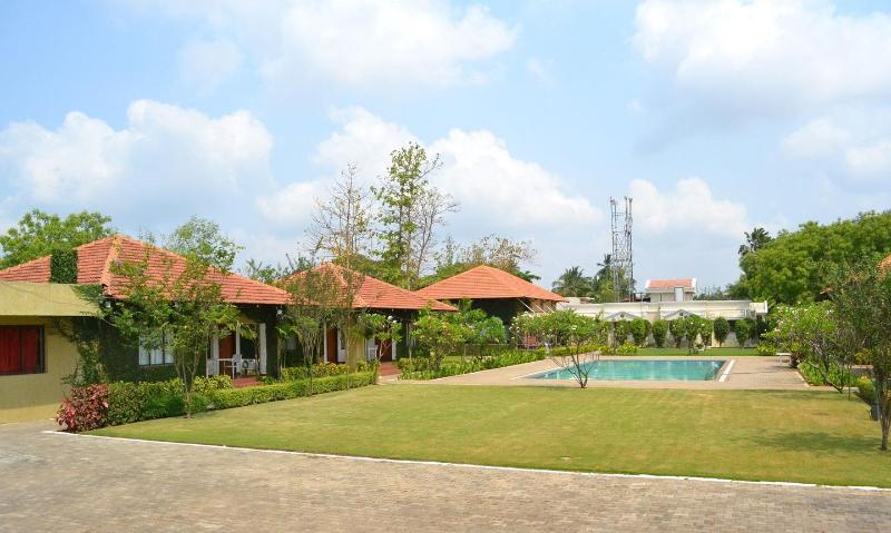 Hotel Riverside Resort And Spa Kumbakonam Dış mekan fotoğraf